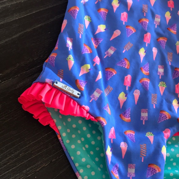 Girls swimsuit - Picture 2 of 3